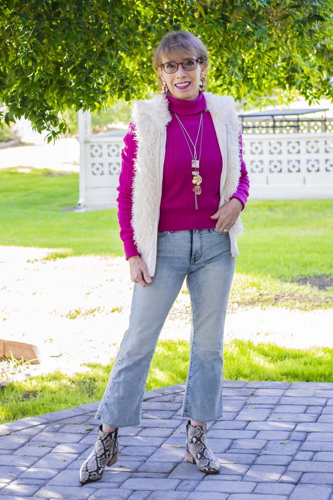 Cropped jeans as best jeans for 50 year old woman